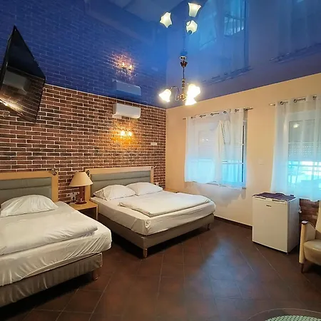 Bella Casa Bed & Breakfast 3*