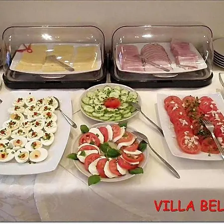 Bella Casa Bed and breakfast Łomianki