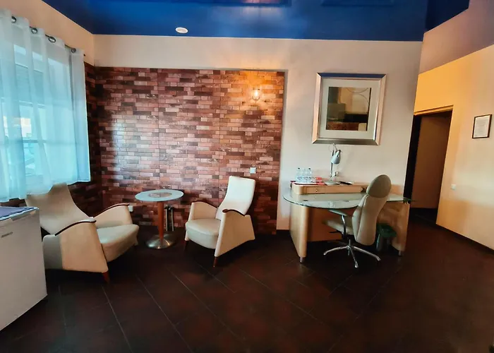 Bella Casa Bed & Breakfast Lomianki